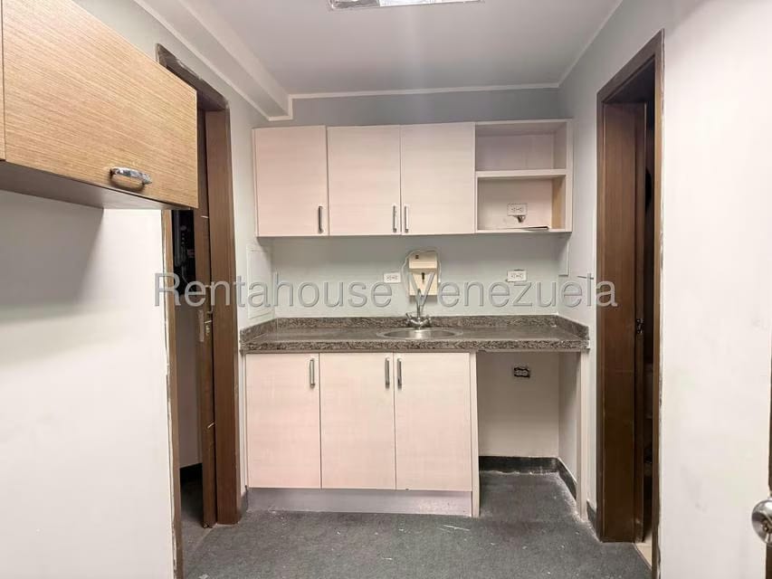 Comercial (Oficina) en Alquiler en Chuao, Distrito Metropolitano - 8