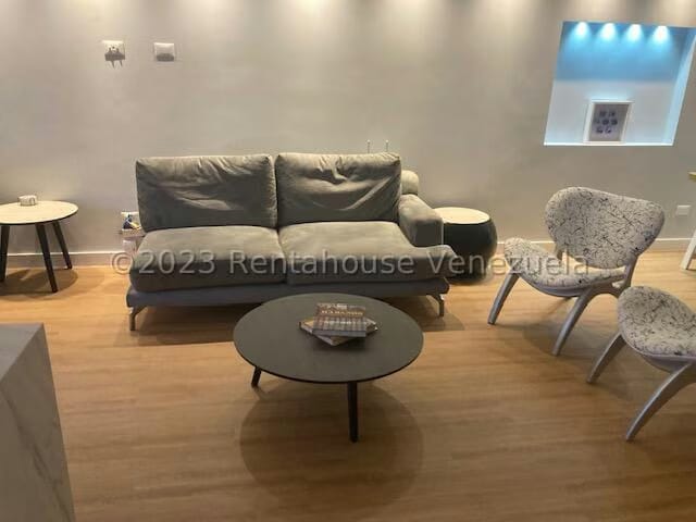 Apartamento (Duplex) en Alquiler en Los Palos Grandes, Distrito Metropolitano - 13