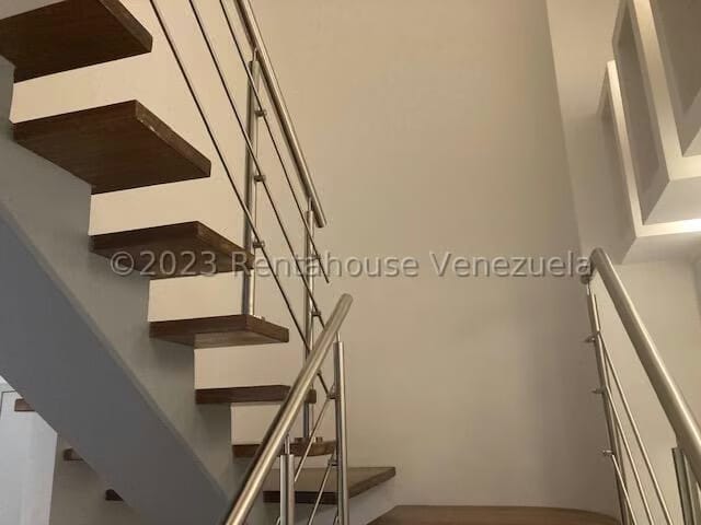 Apartamento (Duplex) en Alquiler en Los Palos Grandes, Distrito Metropolitano - 17