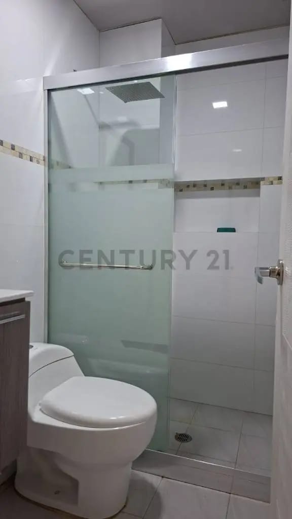 Townhouse En Venta En La Ciudad De Lechería - 15