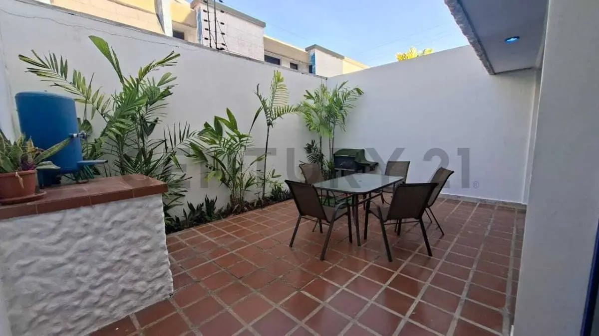 Townhouse En Venta En La Ciudad De Lechería - 17