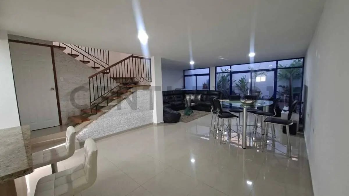 Townhouse En Venta En La Ciudad De Lechería - 4