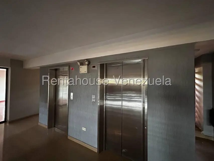 Apartamento (1 Nivel) en Venta en Del Este, Lara - 37