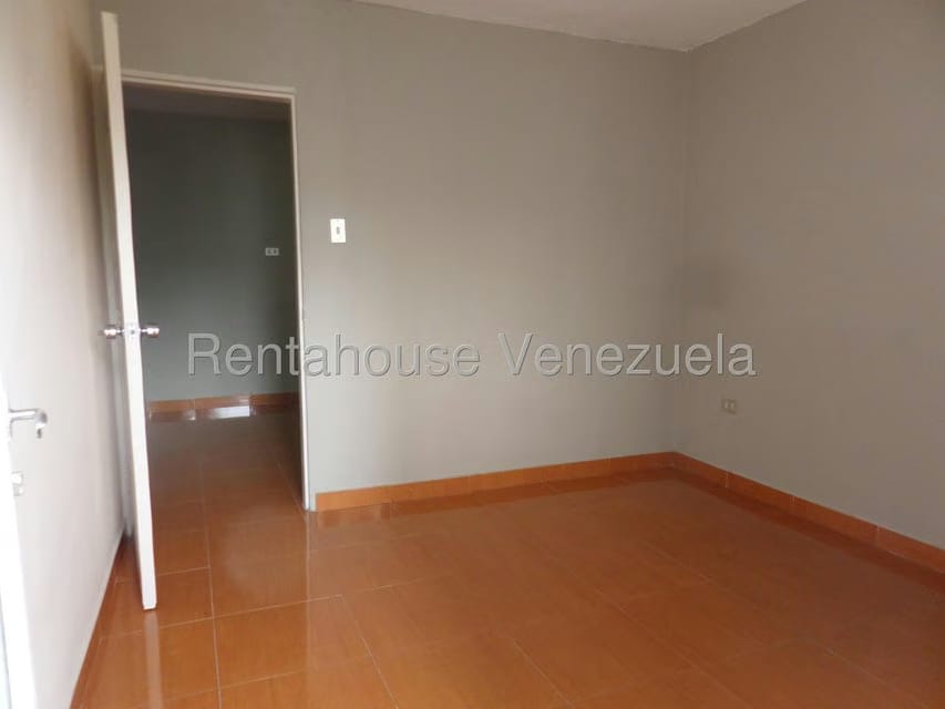 Comercial (Local Comercial) en Alquiler en Santa Monica, Distrito Metropolitano - 3