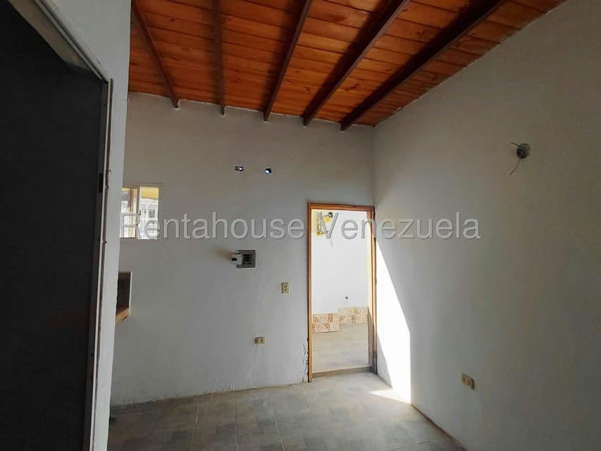 Townhouse (1 Nivel) en Venta en La Cruz del Pastel, Nueva Esparta - 33