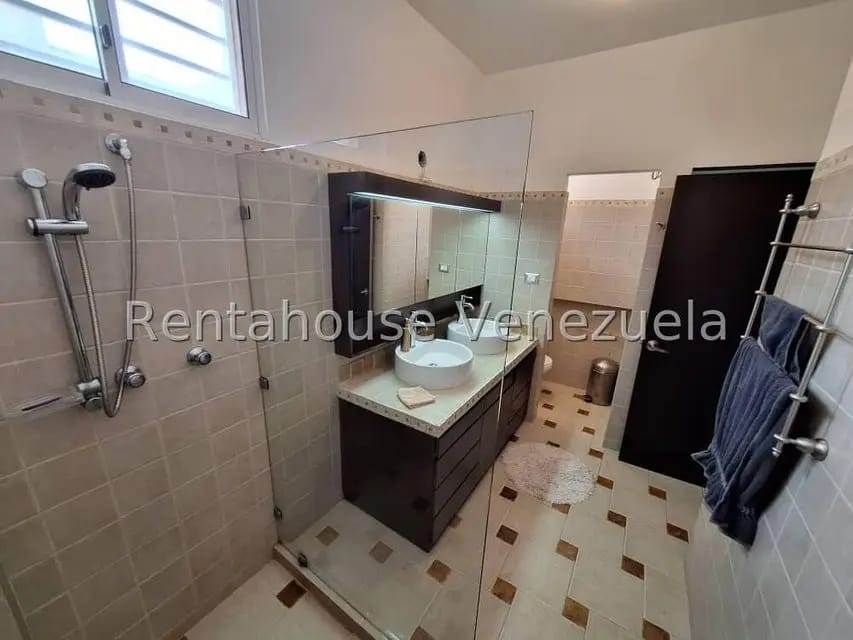 Casa (Multipes Niveles) en Venta en Los Pomelos, Distrito Metropolitano - 24