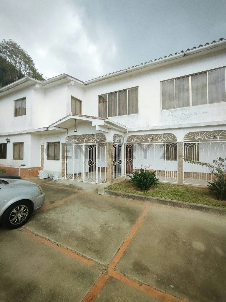 Se Vende Casa en Urbanizacion la Suiza San Antonio de los Altos Miranda - 3