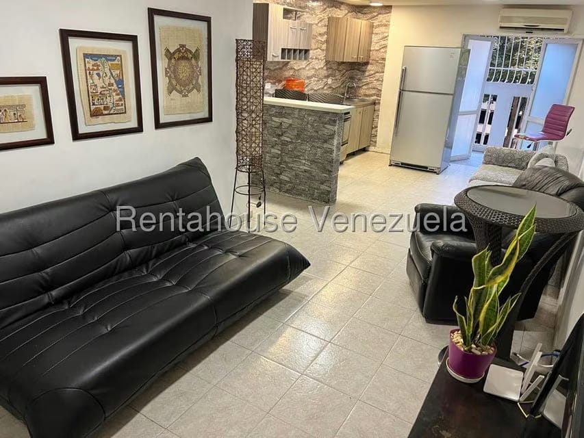 Apartamento (1 Nivel) en Alquiler en Macaracuay, Distrito Metropolitano - 2