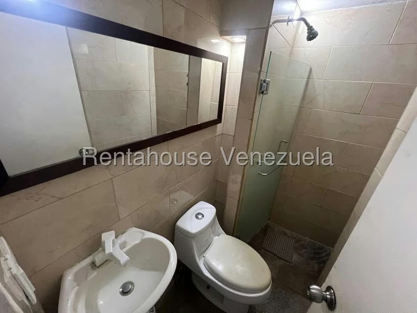 Apartamento (1 Nivel) en Alquiler en Macaracuay, Distrito Metropolitano - 13
