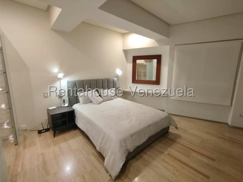 Apartamento (1 Nivel) en Alquiler en Las Mercedes, Distrito Metropolitano - 23