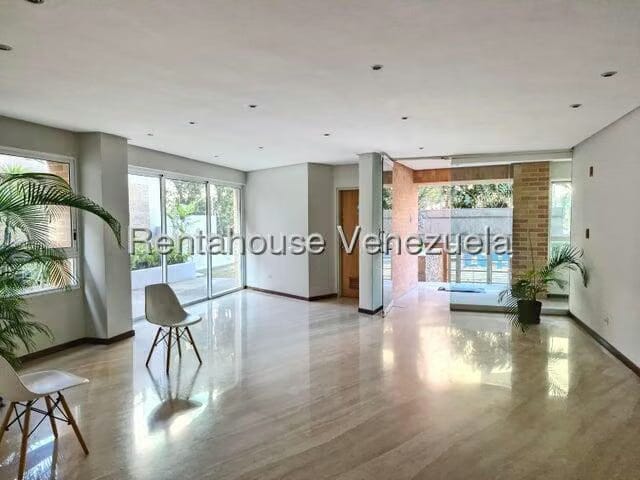 Apartamento (1 Nivel) en Alquiler en Las Mercedes, Distrito Metropolitano - 5