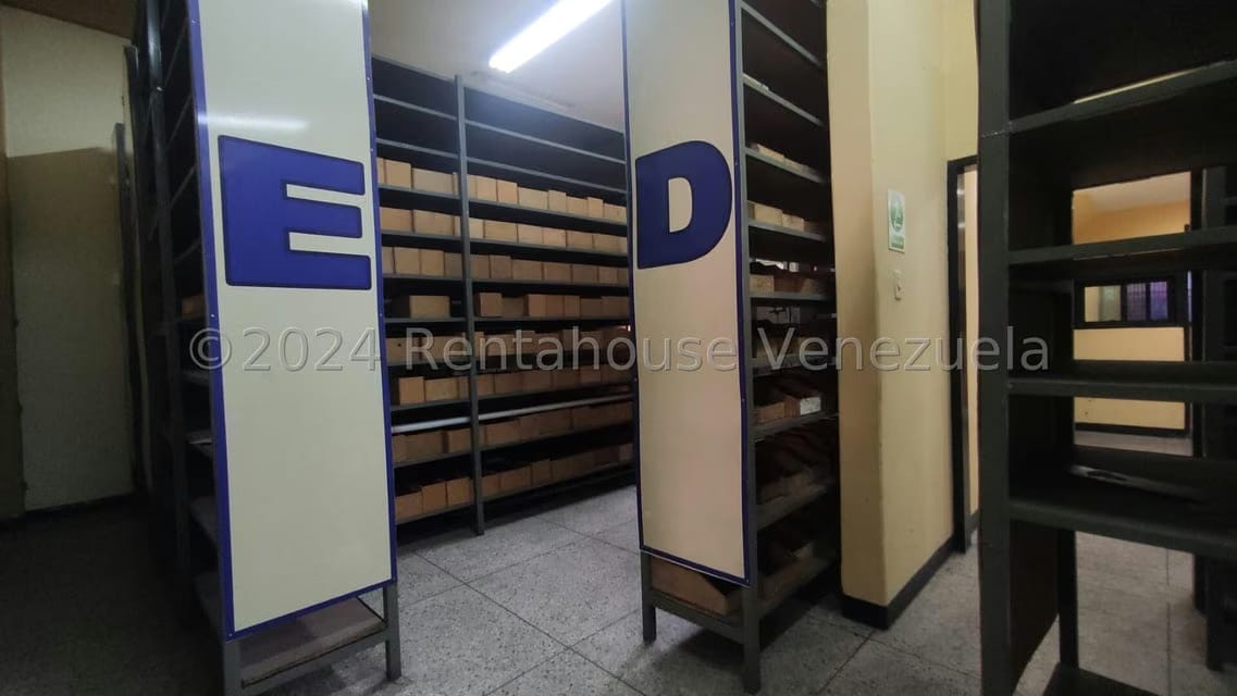 Comercial (Edificio) en Venta en Centro, Lara - 13