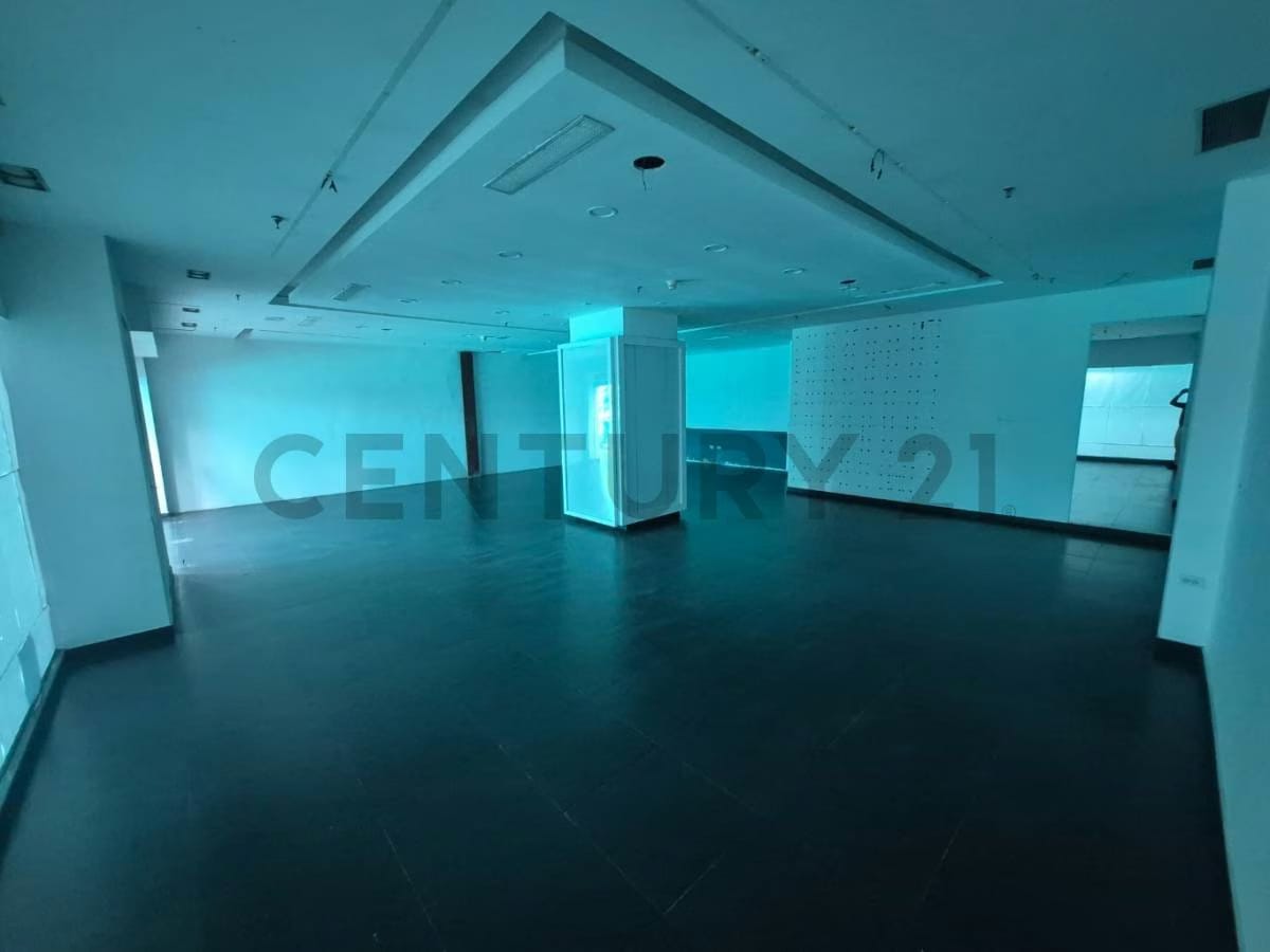 Alquiler local comercial Centro Comercial Puente Real - 3