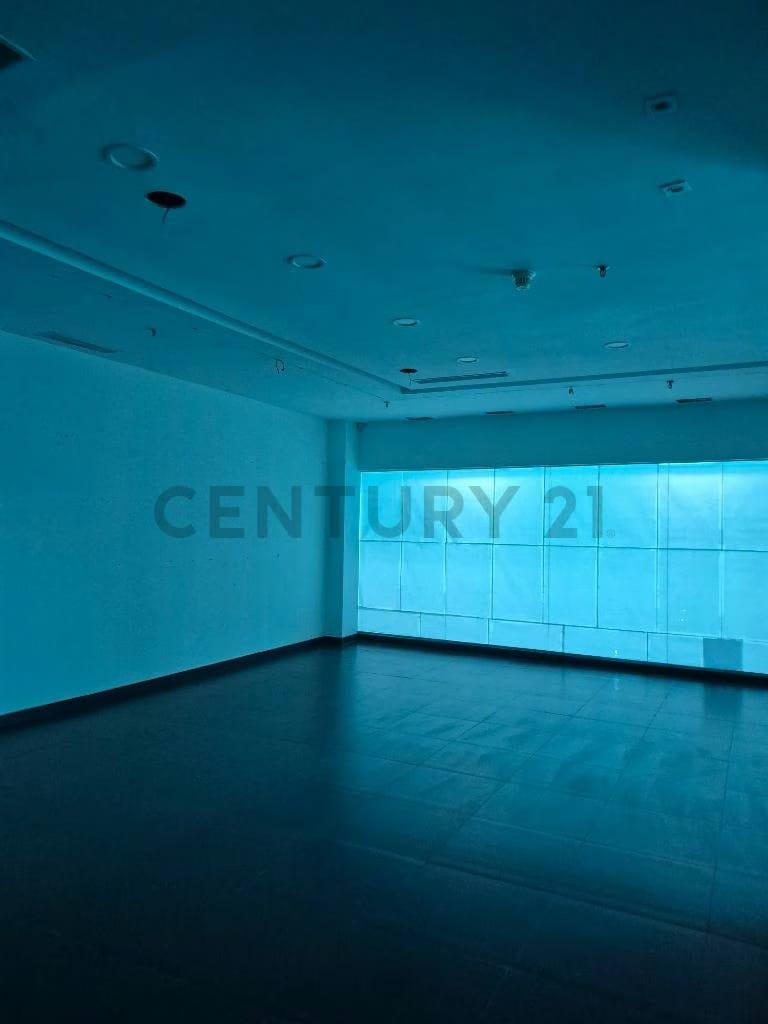 Alquiler local comercial Centro Comercial Puente Real - 4