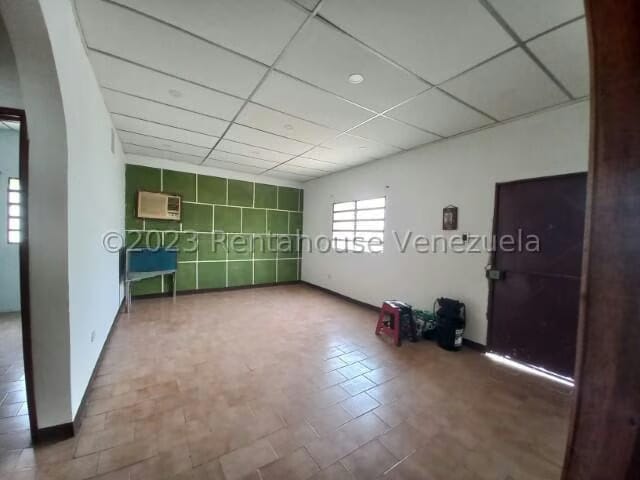 Casa (Duplex) en Venta en El Marques, Miranda - 2