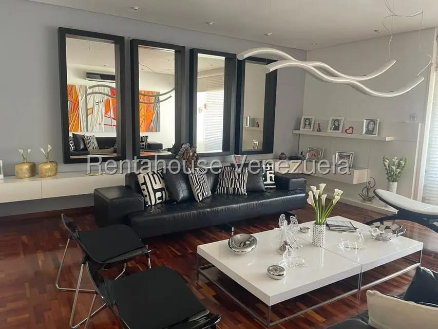 Casa (Multipes Niveles) en Venta en Lomas de Prados del Este, Distrito Metropolitano - 12