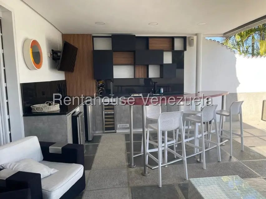 Casa (Multipes Niveles) en Venta en Lomas de Prados del Este, Distrito Metropolitano - 14