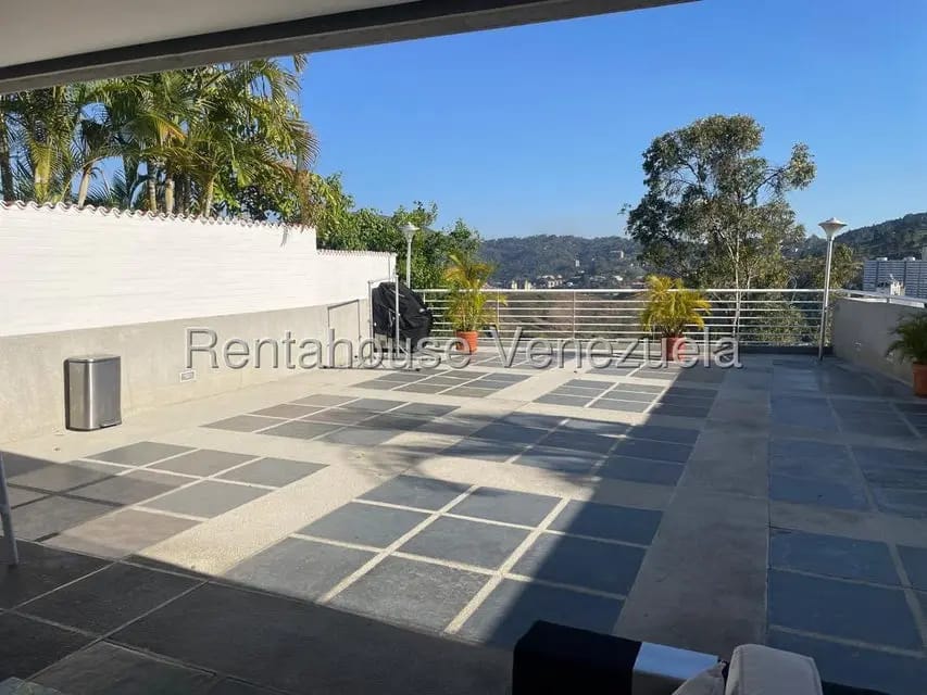 Casa (Multipes Niveles) en Venta en Lomas de Prados del Este, Distrito Metropolitano - 15