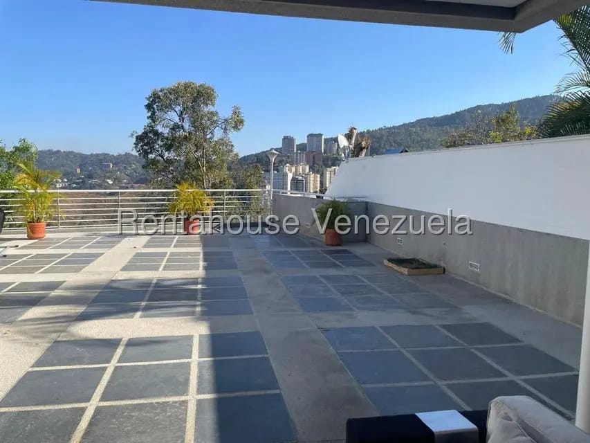 Casa (Multipes Niveles) en Venta en Lomas de Prados del Este, Distrito Metropolitano - 16