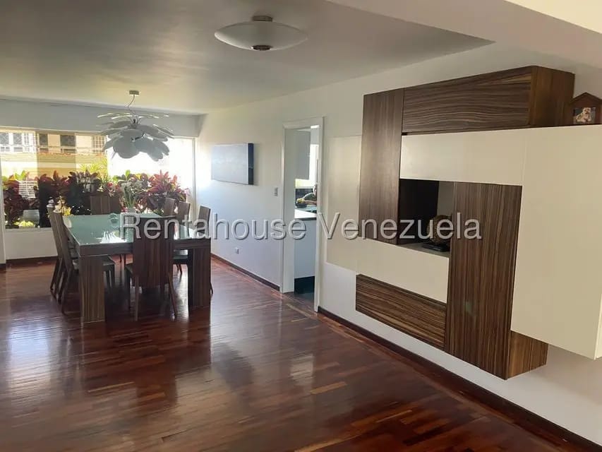 Casa (Multipes Niveles) en Venta en Lomas de Prados del Este, Distrito Metropolitano - 19
