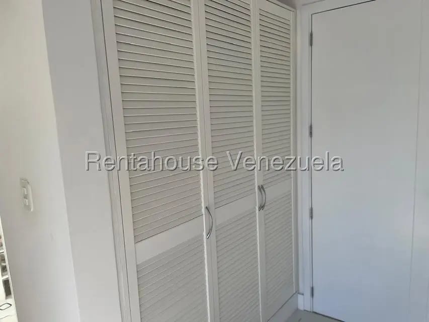 Casa (Multipes Niveles) en Venta en Lomas de Prados del Este, Distrito Metropolitano - 26