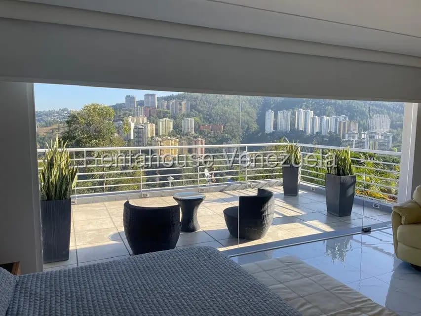 Casa (Multipes Niveles) en Venta en Lomas de Prados del Este, Distrito Metropolitano - 33