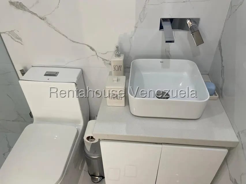 Casa (Multipes Niveles) en Venta en Lomas de Prados del Este, Distrito Metropolitano - 48