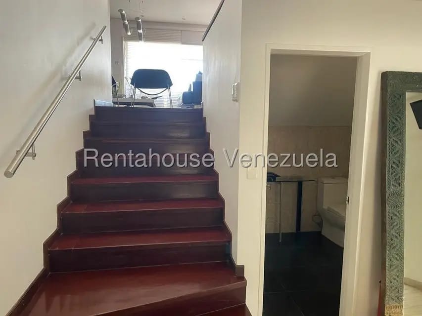 Casa (Multipes Niveles) en Venta en Lomas de Prados del Este, Distrito Metropolitano - 6