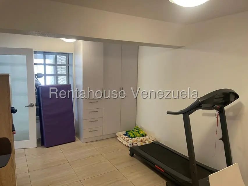 Casa (Multipes Niveles) en Venta en Lomas de Prados del Este, Distrito Metropolitano - 8