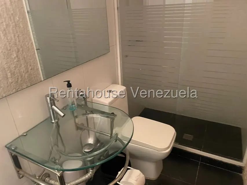 Casa (Multipes Niveles) en Venta en Lomas de Prados del Este, Distrito Metropolitano - 9