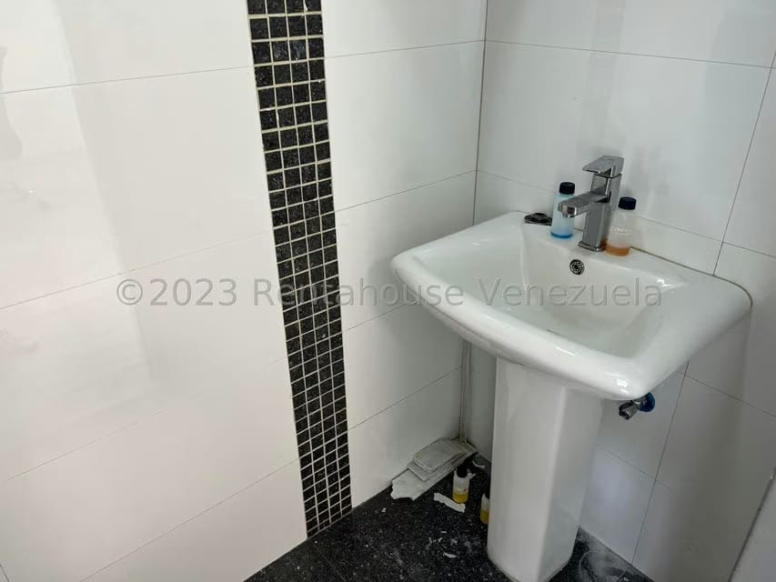 Comercial (Oficina) en Venta en Macaracuay, Distrito Metropolitano - 7