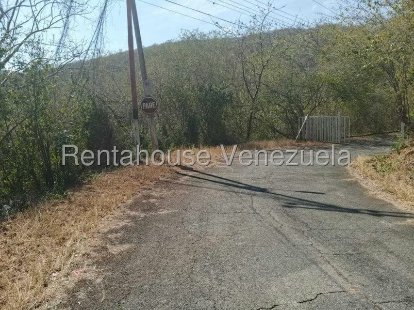 Terreno (Comercial) en Venta en Mara Country, Miranda - 2