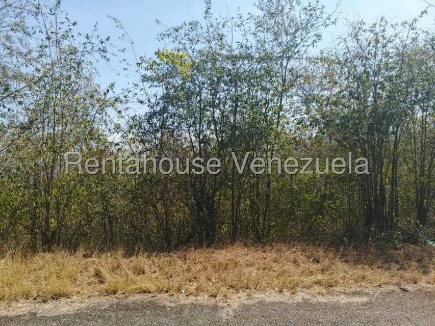Terreno (Comercial) en Venta en Mara Country, Miranda - 4