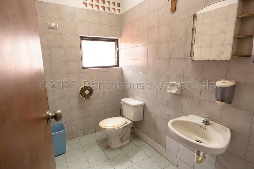 Casa (1 Nivel) en Venta en La Florida, Distrito Metropolitano - 24