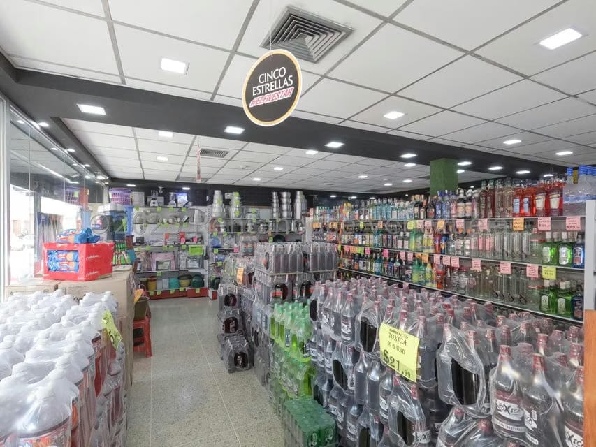 Comercial (Local Comercial) en Alquiler en Centro, Lara - 2