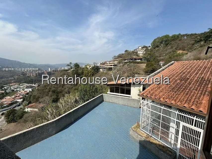 Casa (Duplex) en Venta en Santa Paula, Distrito Metropolitano