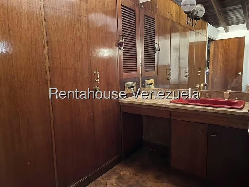 Casa (Duplex) en Venta en Santa Paula, Distrito Metropolitano - 24