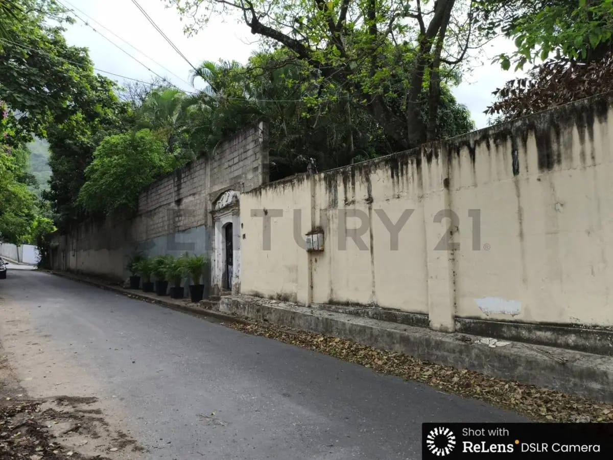 Terreno en venta en parte alta de Los Chorros - 9
