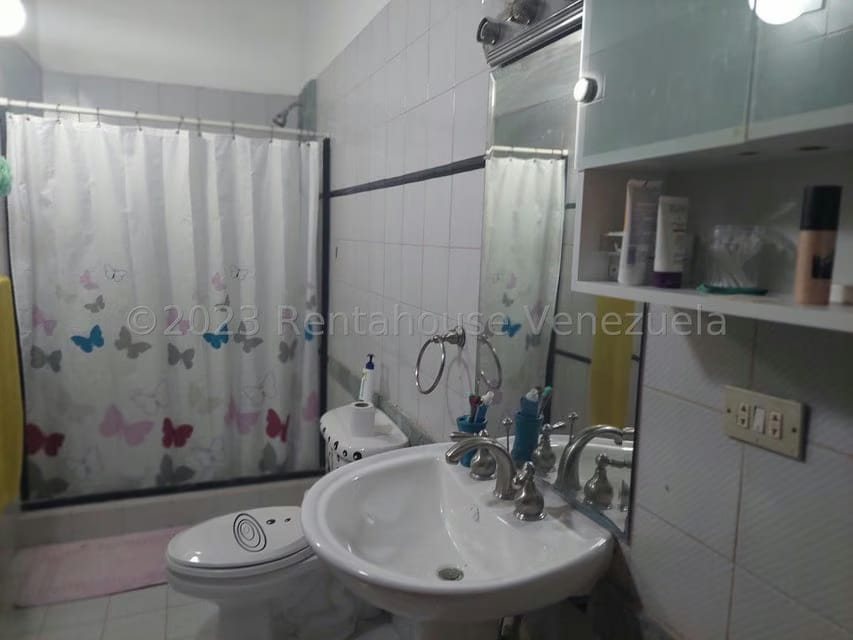 Casa (Duplex) en Alquiler en La Trinidad, Distrito Metropolitano - 12