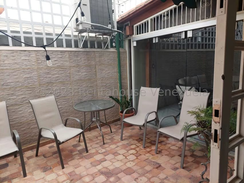 Casa (Duplex) en Alquiler en La Trinidad, Distrito Metropolitano - 15