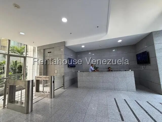 Comercial (Oficina) en Alquiler en Santa Paula, Distrito Metropolitano - 4