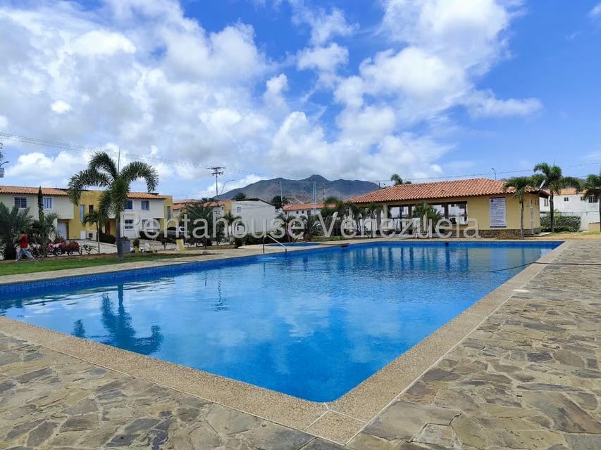 Townhouse (Duplex) en Venta en Maneiro, Nueva Esparta - 5