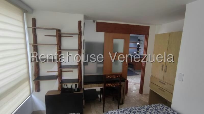 Apartamento (1 Nivel) en Alquiler en Escampadero, Distrito Metropolitano - 11