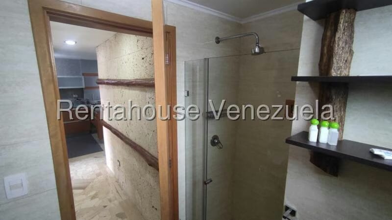 Apartamento (1 Nivel) en Alquiler en Escampadero, Distrito Metropolitano - 14