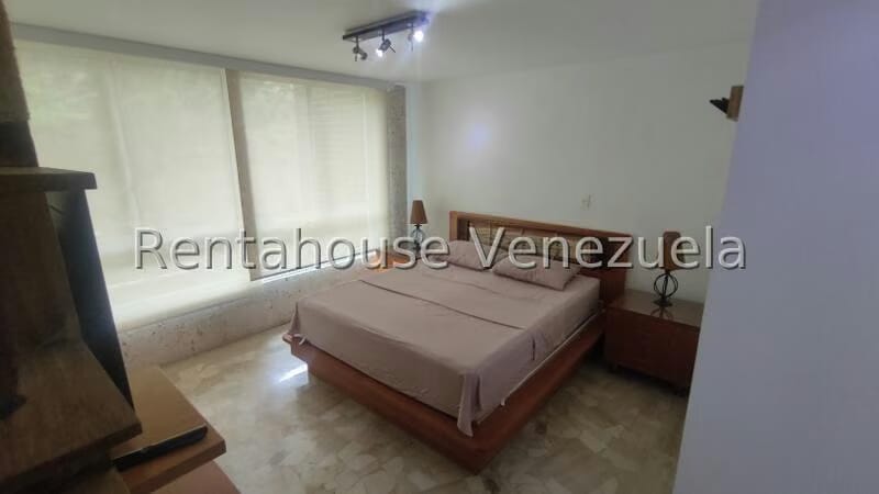 Apartamento (1 Nivel) en Alquiler en Escampadero, Distrito Metropolitano - 26