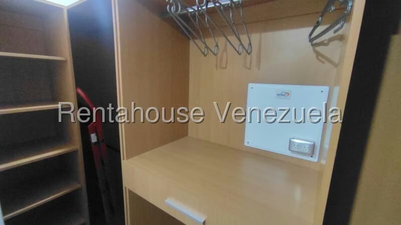 Apartamento (1 Nivel) en Alquiler en Escampadero, Distrito Metropolitano - 31