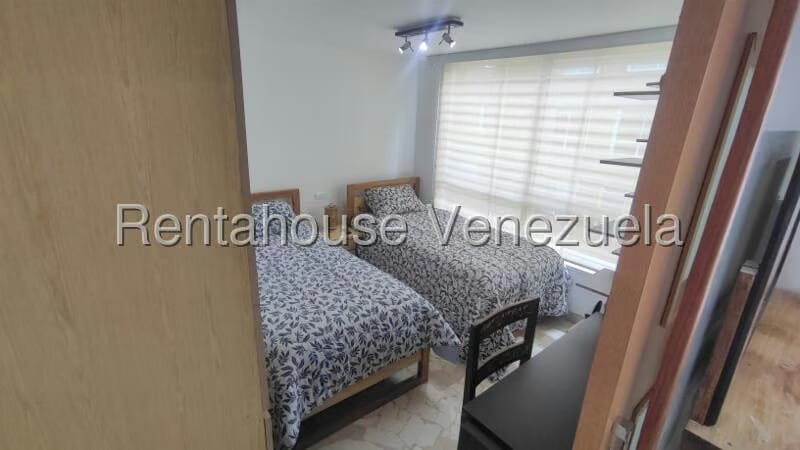 Apartamento (1 Nivel) en Alquiler en Escampadero, Distrito Metropolitano - 9