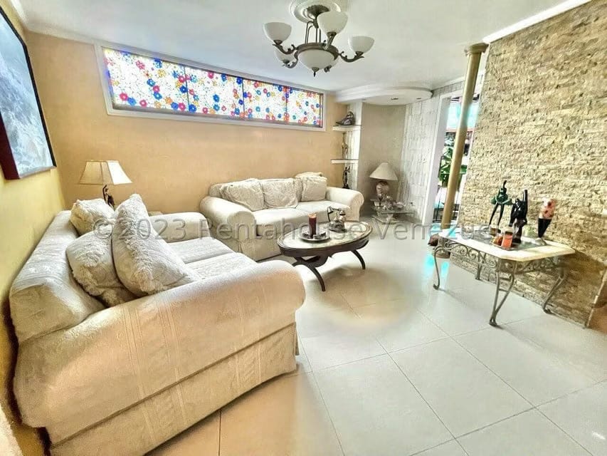 Casa (Multipes Niveles) en Venta en La Trinidad, Distrito Metropolitano - 102