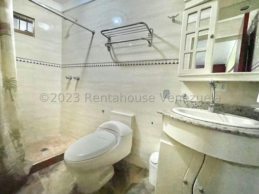 Casa (Multipes Niveles) en Venta en La Trinidad, Distrito Metropolitano - 12