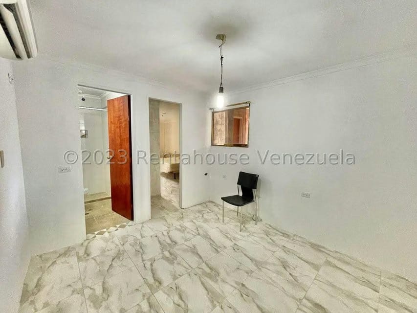 Casa (Multipes Niveles) en Venta en La Trinidad, Distrito Metropolitano - 19